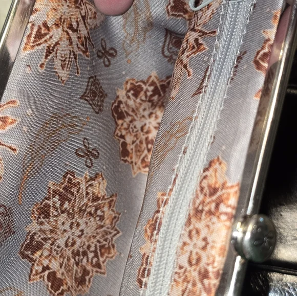 Hobo Lauren Wallet - Picture 5 of 8